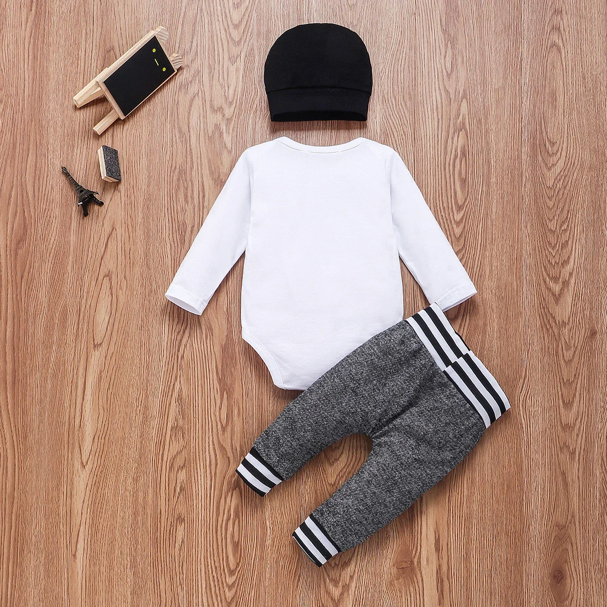 đ¶ Ensemble 3 PiĂšces BĂ©bĂ© Garçon â Body Ă Manches Longues + Pantalon + Bonnet â 0 Ă 18 Moisâą â Image 6